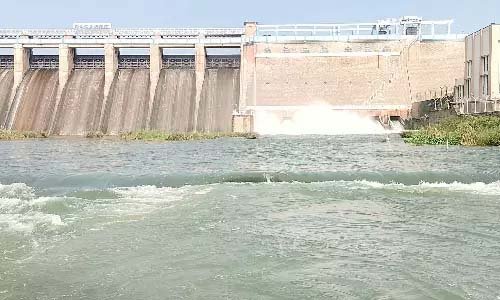 வைகை அணையில் இருந்து  கூடுதல் தண்ணீர் திறப்பு